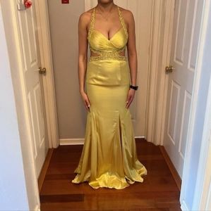 Jasz Couture Size 6 Prom/Formal gown Limegold
